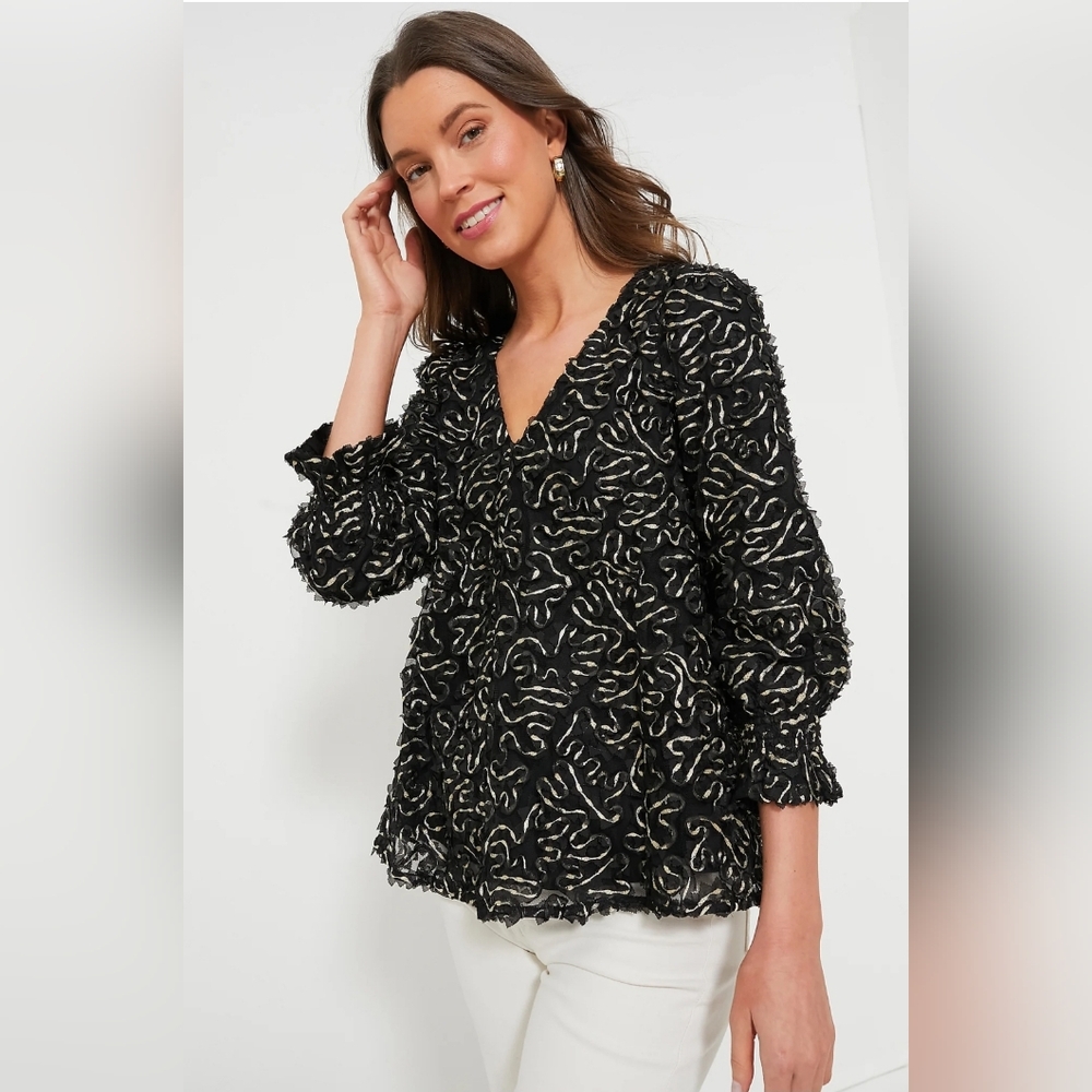 NWT Nightly Organza Easton Blouse Size Medium by Tuckernuck